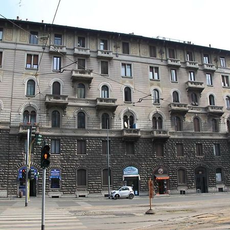 Viale Lunigiana - Penthouse - 6 People Apartment Milan Bagian luar foto